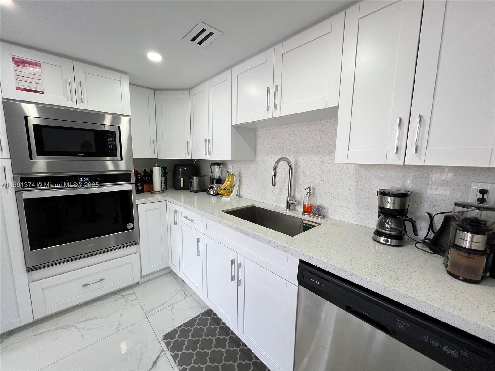 TOWNHOUSES OF THE CALIF C - Residential