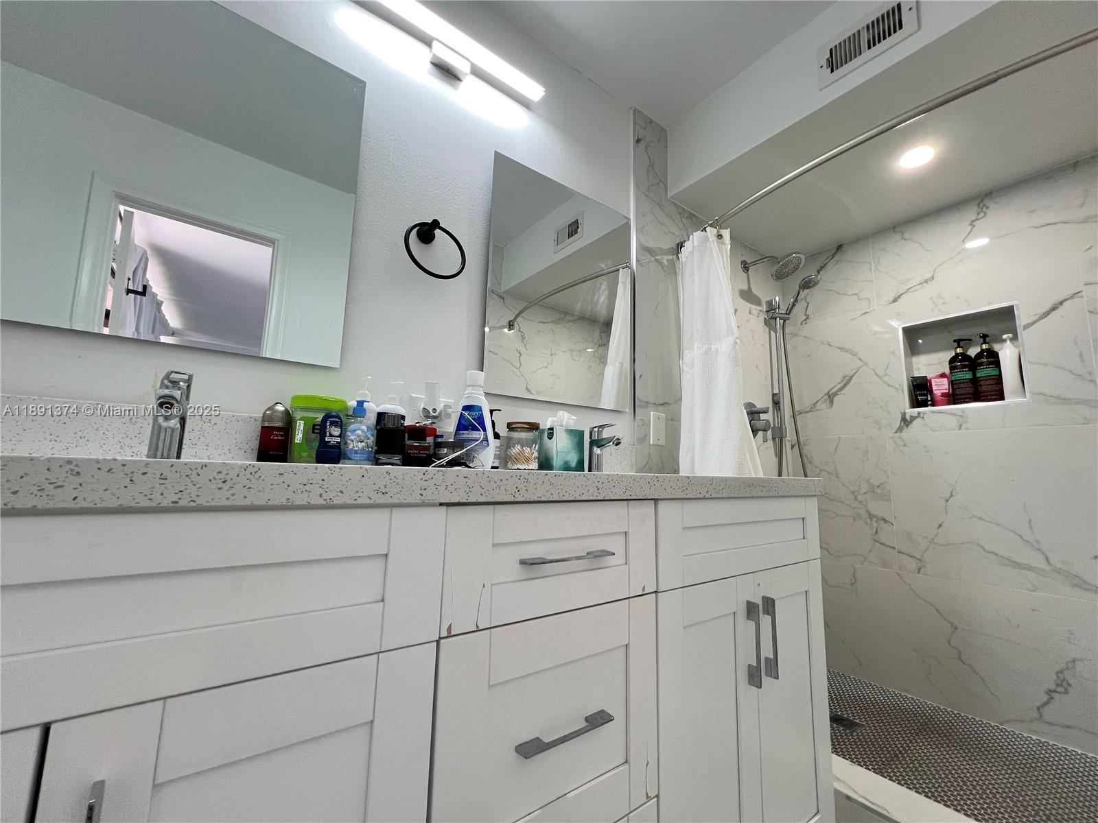 TOWNHOUSES OF THE CALIF C - Residential