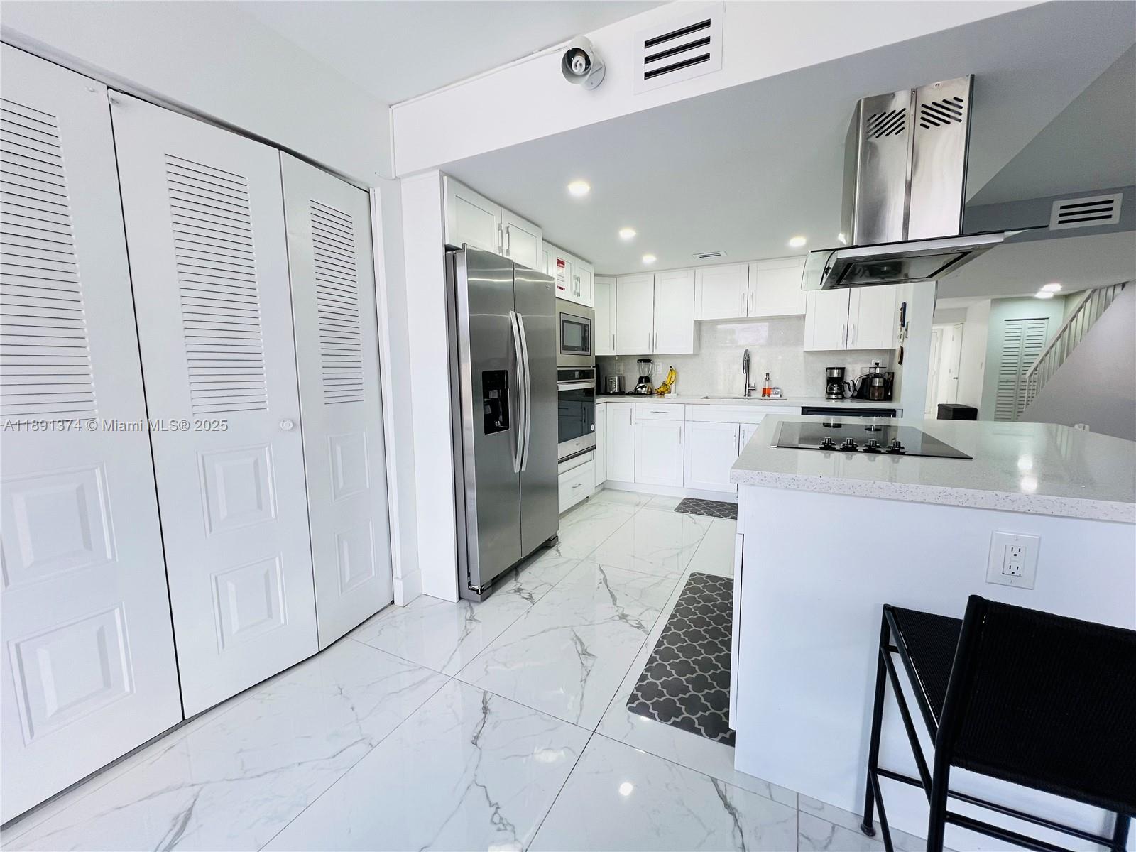 TOWNHOUSES OF THE CALIF C - Residential