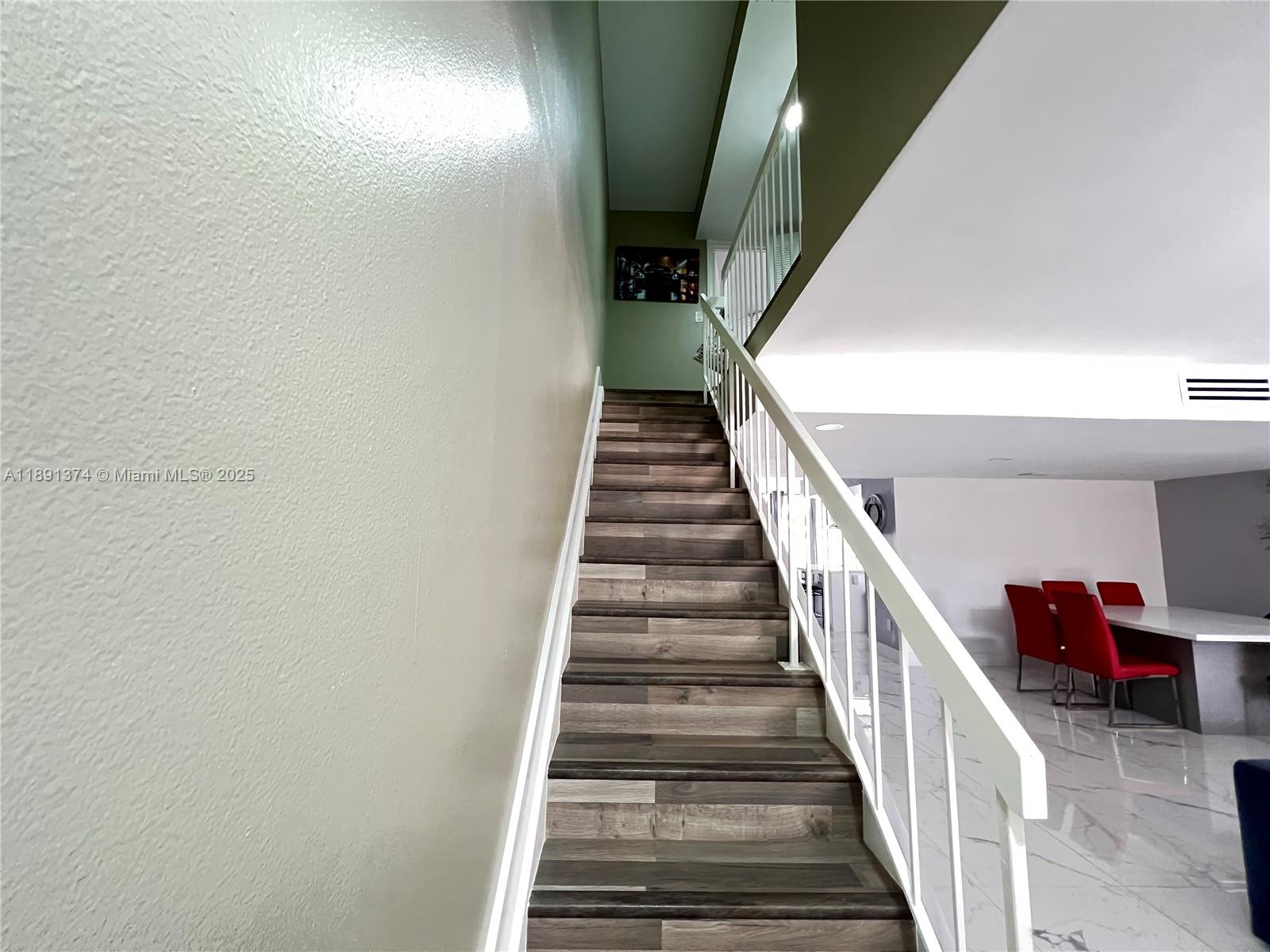 TOWNHOUSES OF THE CALIF C - Residential