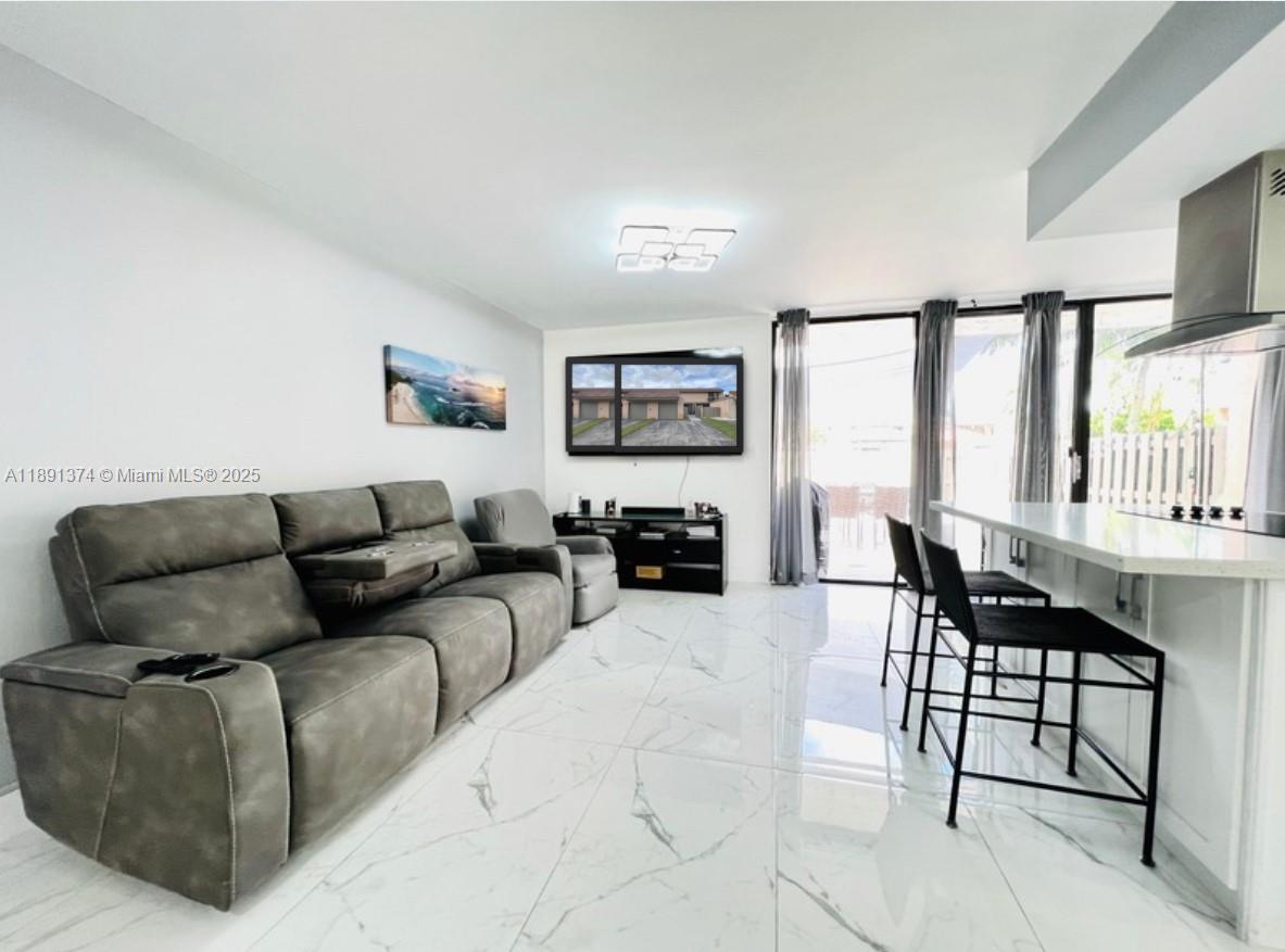 TOWNHOUSES OF THE CALIF C - Residential