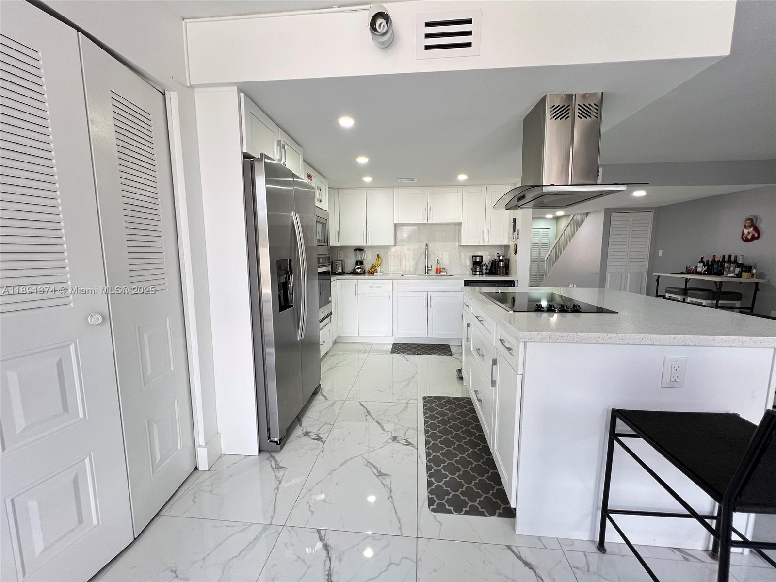 TOWNHOUSES OF THE CALIF C - Residential