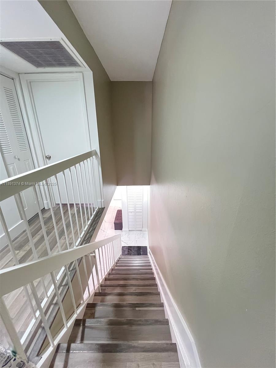 TOWNHOUSES OF THE CALIF C - Residential