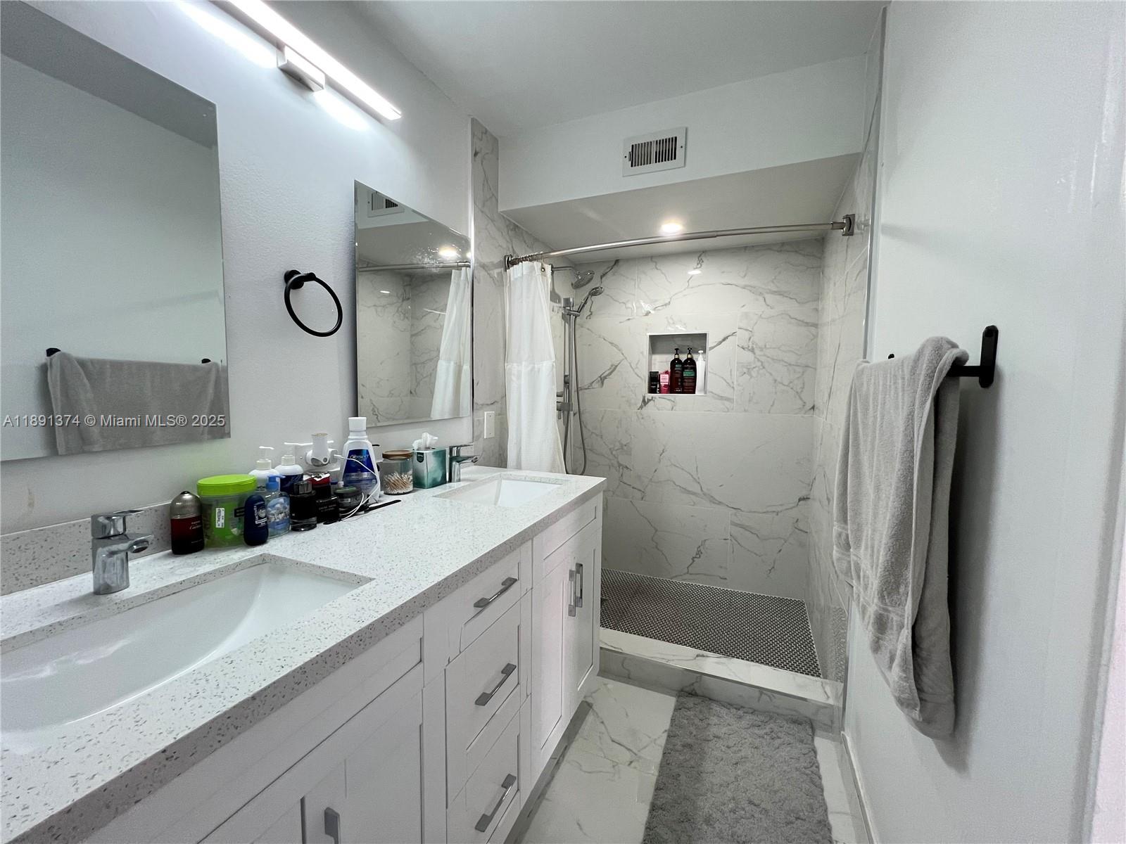 TOWNHOUSES OF THE CALIF C - Residential