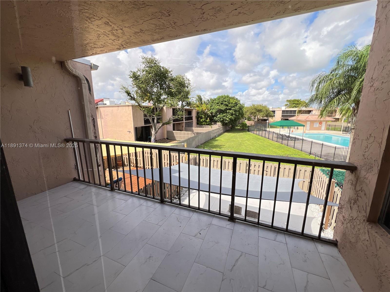 TOWNHOUSES OF THE CALIF C - Residential