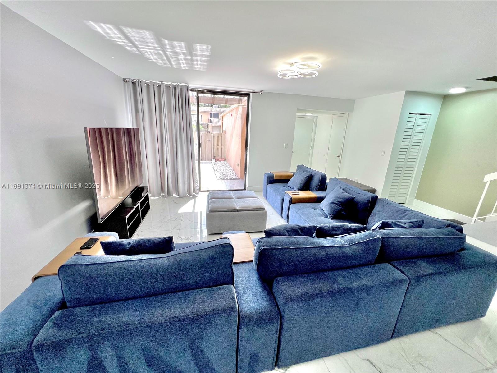 TOWNHOUSES OF THE CALIF C - Residential