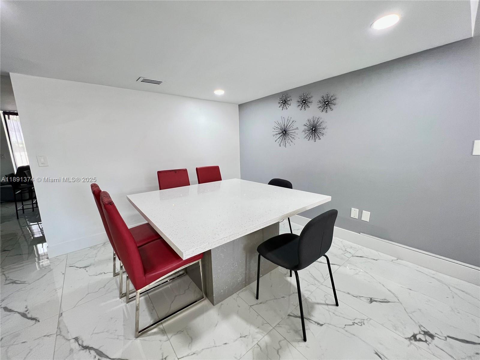 TOWNHOUSES OF THE CALIF C - Residential