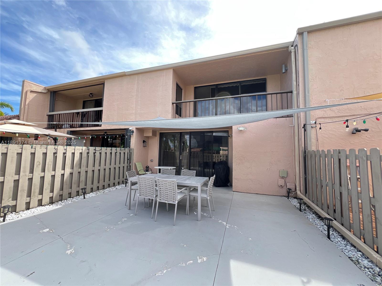 TOWNHOUSES OF THE CALIF C - Residential