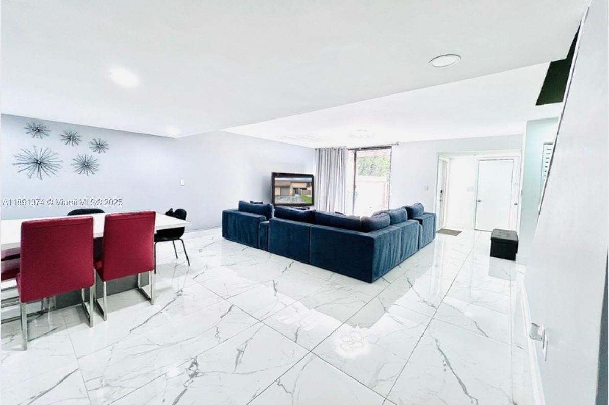 TOWNHOUSES OF THE CALIF C - Residential