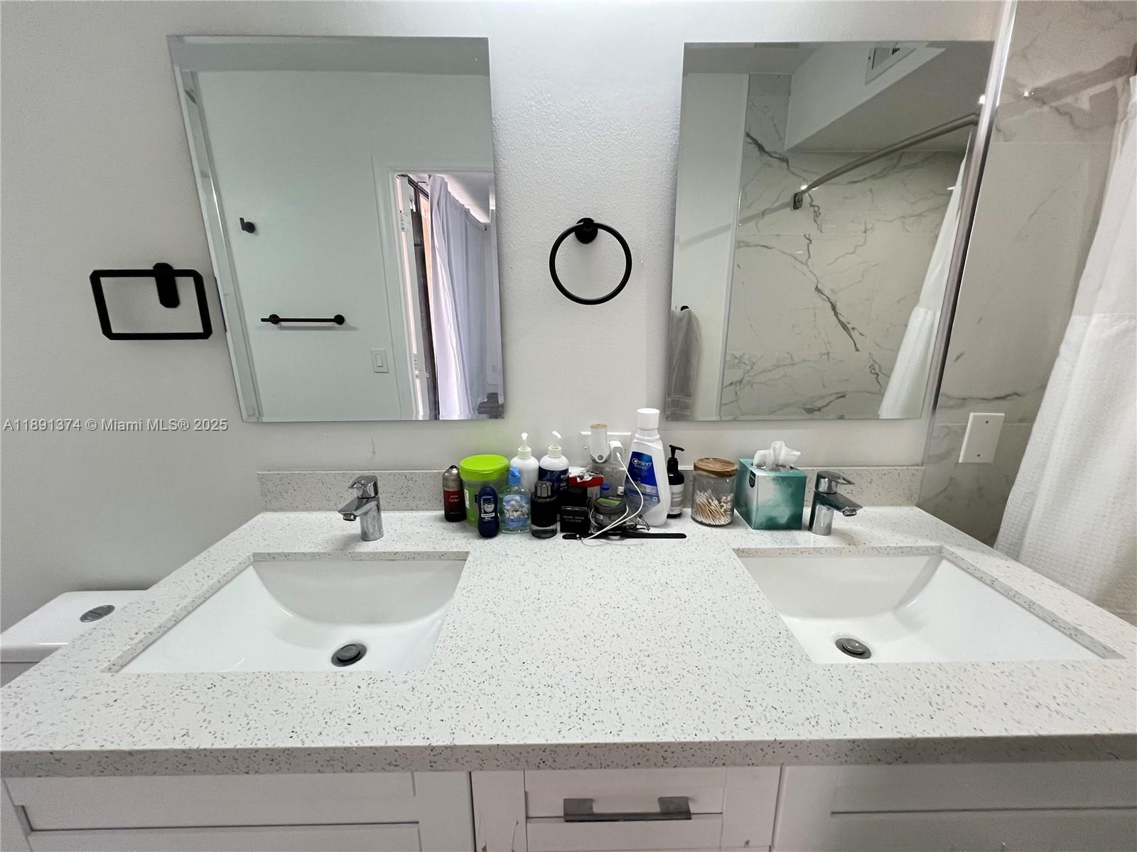 TOWNHOUSES OF THE CALIF C - Residential