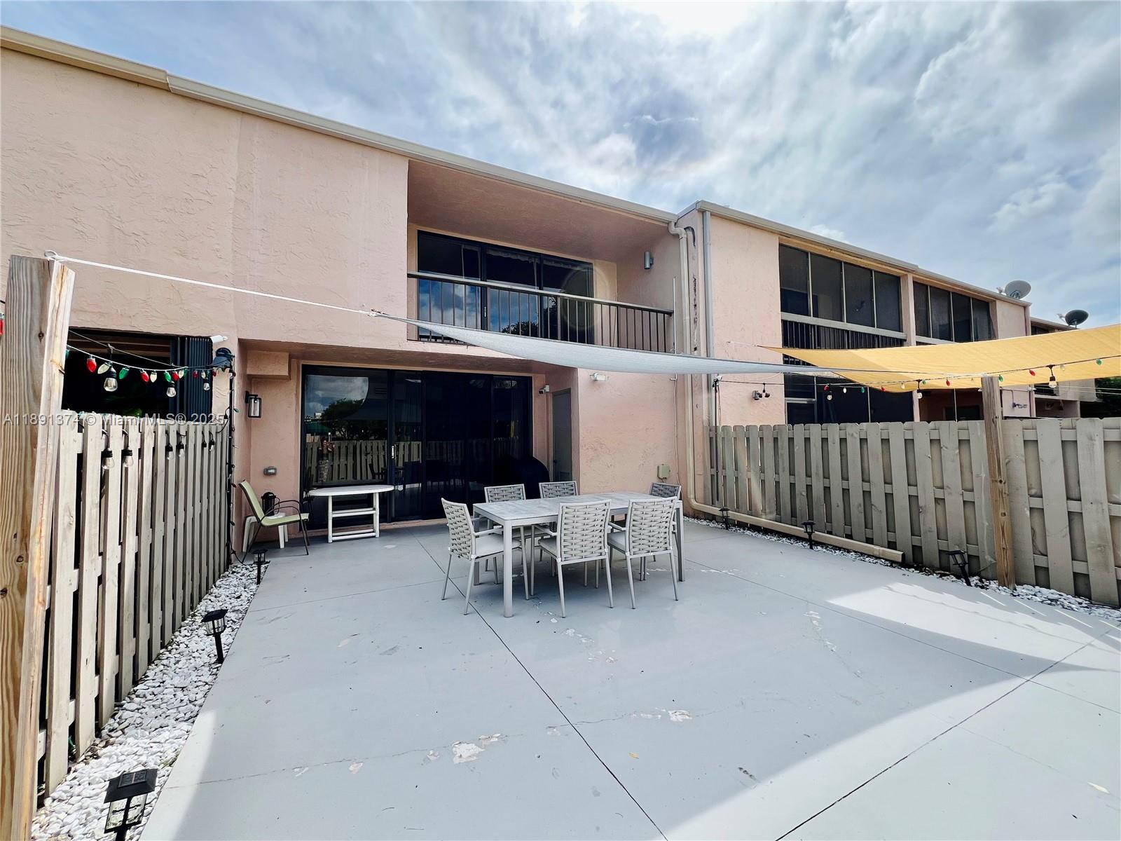 TOWNHOUSES OF THE CALIF C - Residential