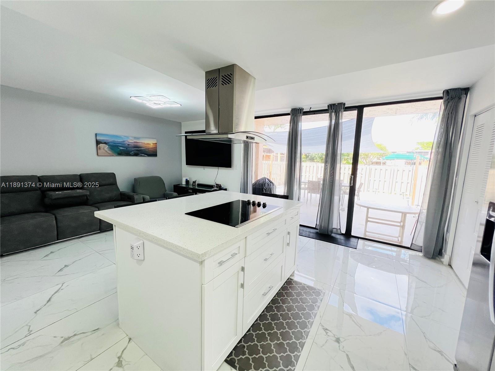 TOWNHOUSES OF THE CALIF C - Residential