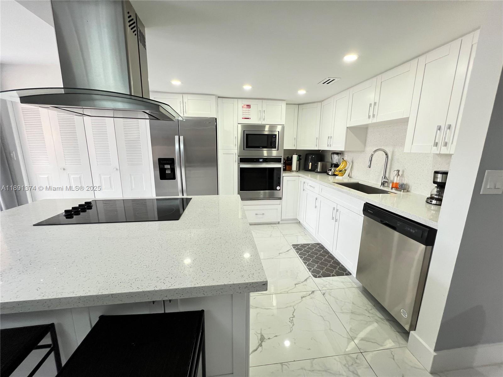 TOWNHOUSES OF THE CALIF C - Residential