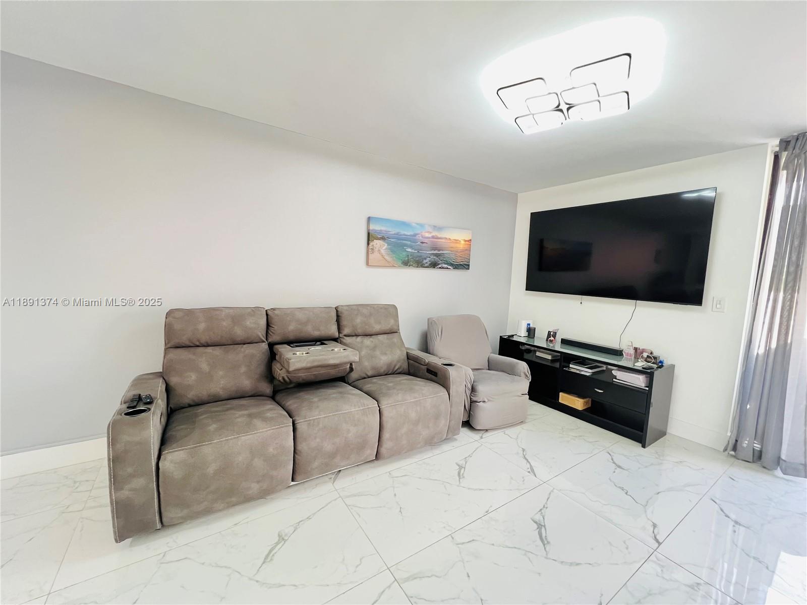 TOWNHOUSES OF THE CALIF C - Residential