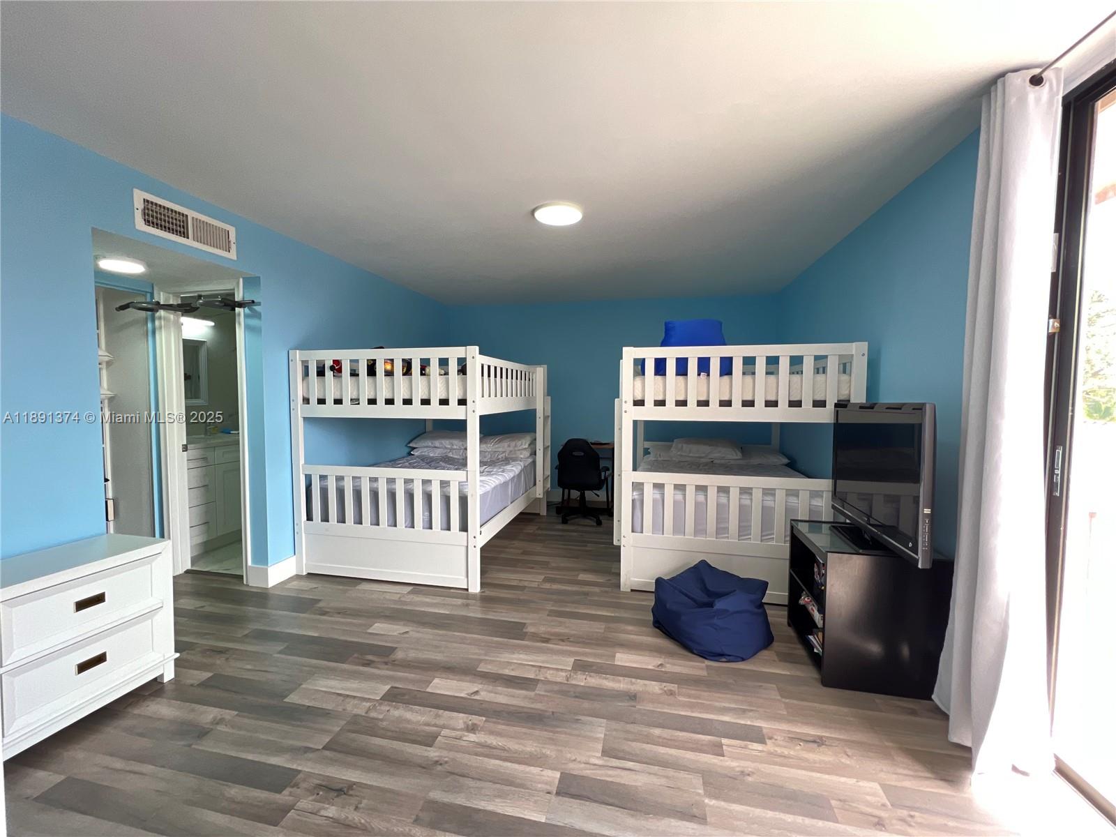 TOWNHOUSES OF THE CALIF C - Residential