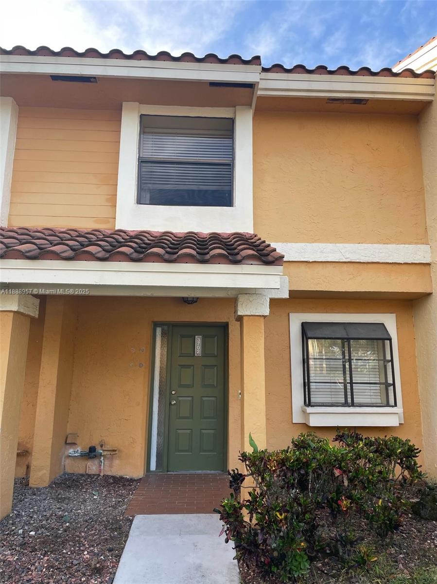 READY TO SHOW STARTING OCTOBER 18TH 2025.Don't miss out on this stunning 2 bedroom, 3 bathroom townhouse in Coconut Creek! Amazing views from both living room and master bedroom. This immaculate property features a dishwasher, washer/dryer, central air, and laminate/tile flooring. Enjoy amenities such as a fitness center, swimming pools, and high-speed internet. Few minutes away from Turnpike, Festival Market, Promenade mall, Butterfly Park and many more... Pets are welcome, and internet and cable are included.