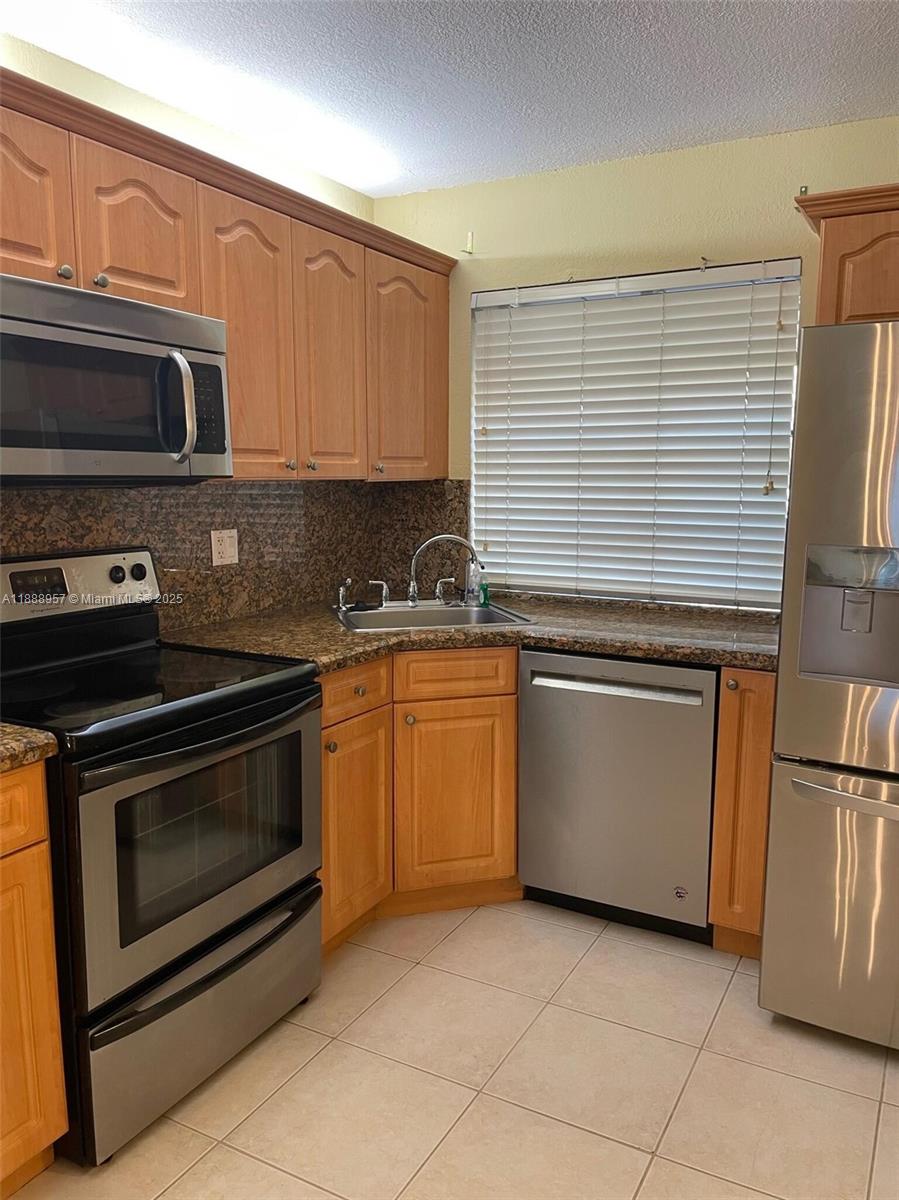 OLIVINE AT THE TOWNSHIP - Residential Lease