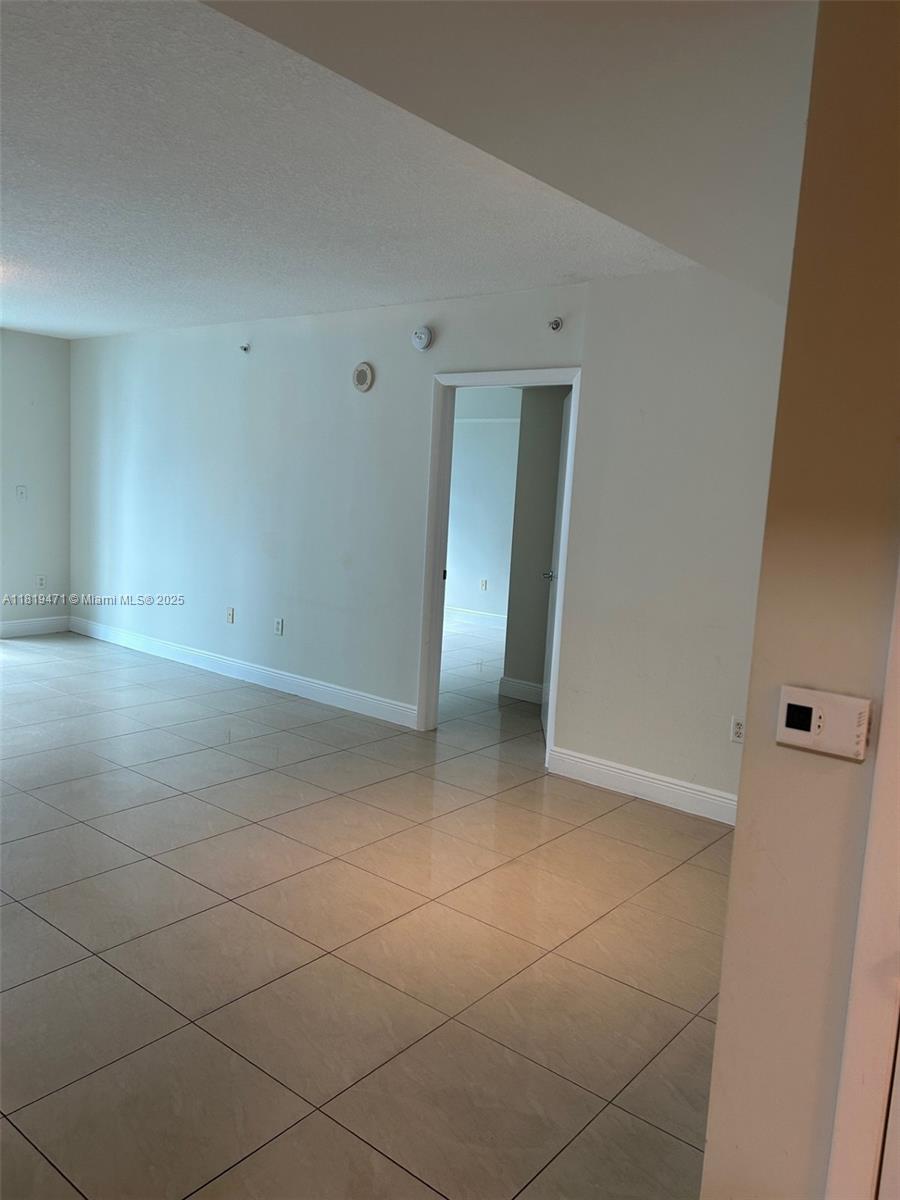 BRICKELL ON THE RIVER N T - Residential Lease
