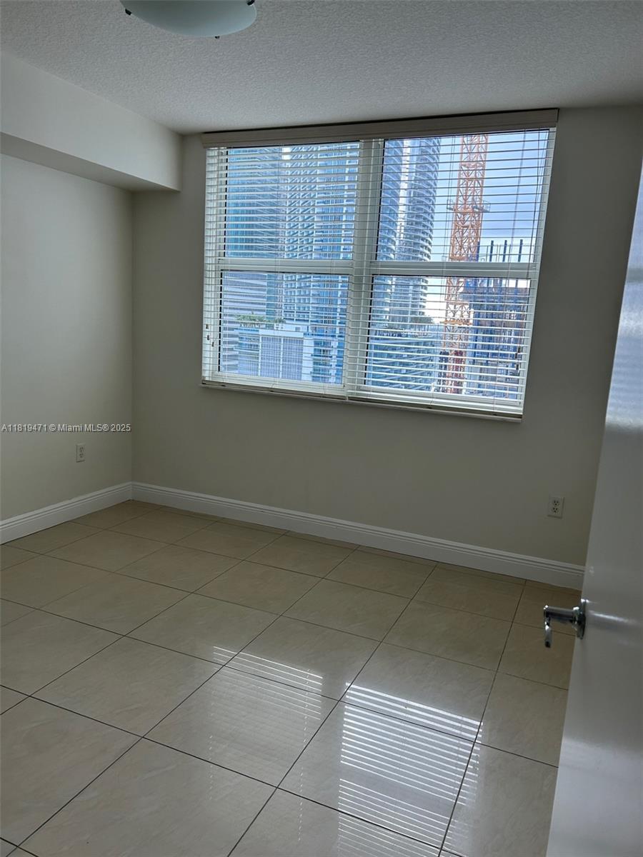 BRICKELL ON THE RIVER N T - Residential Lease