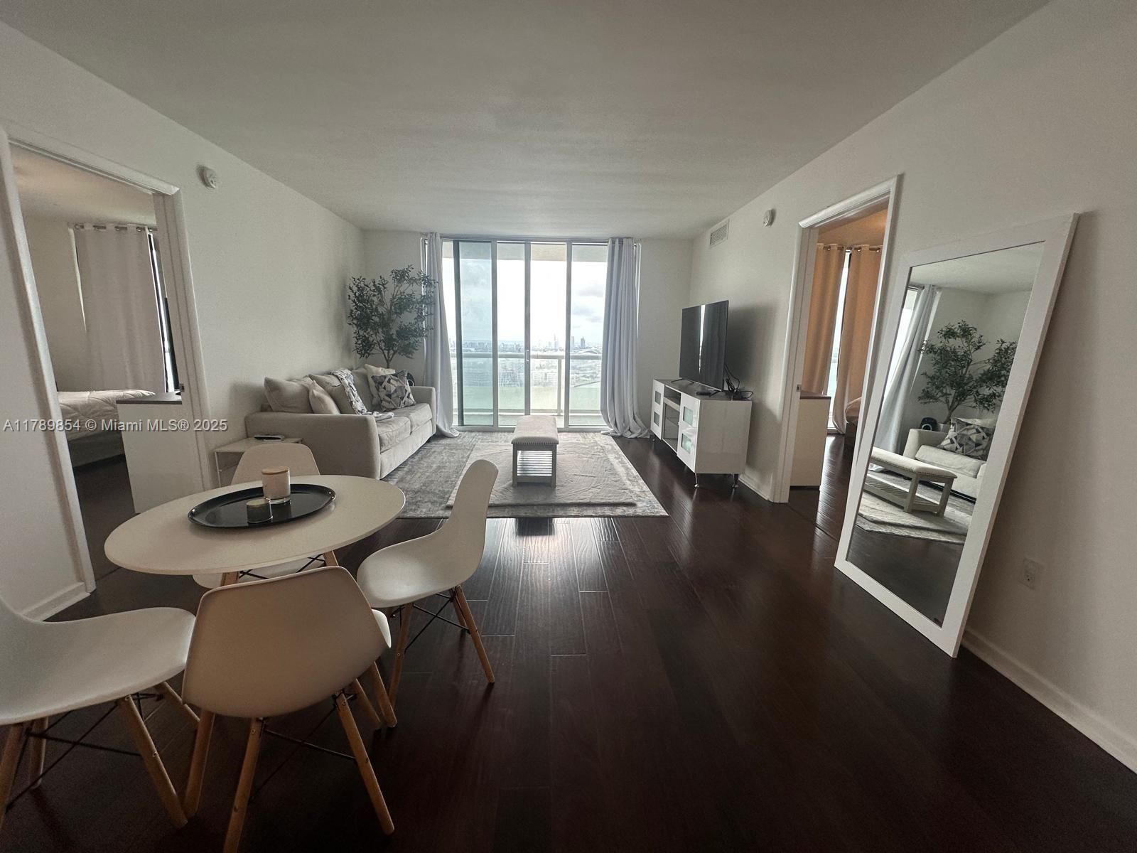 50 Biscayne Blvd 3308