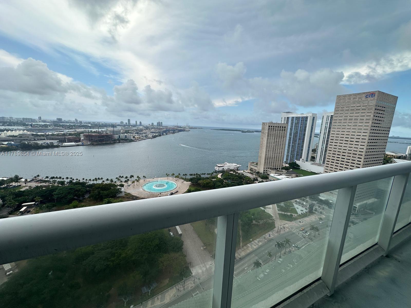 50 Biscayne Blvd 3308