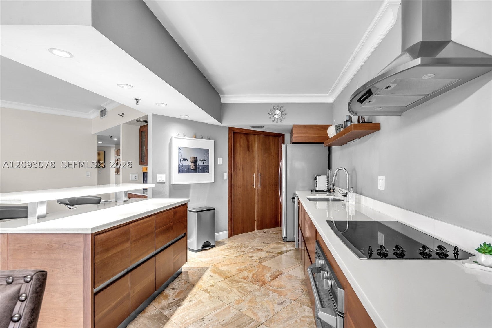 520 Brickell Key Dr A700