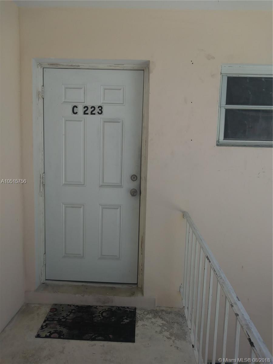 VILLAGE AT DADELAND CONDO - Residential