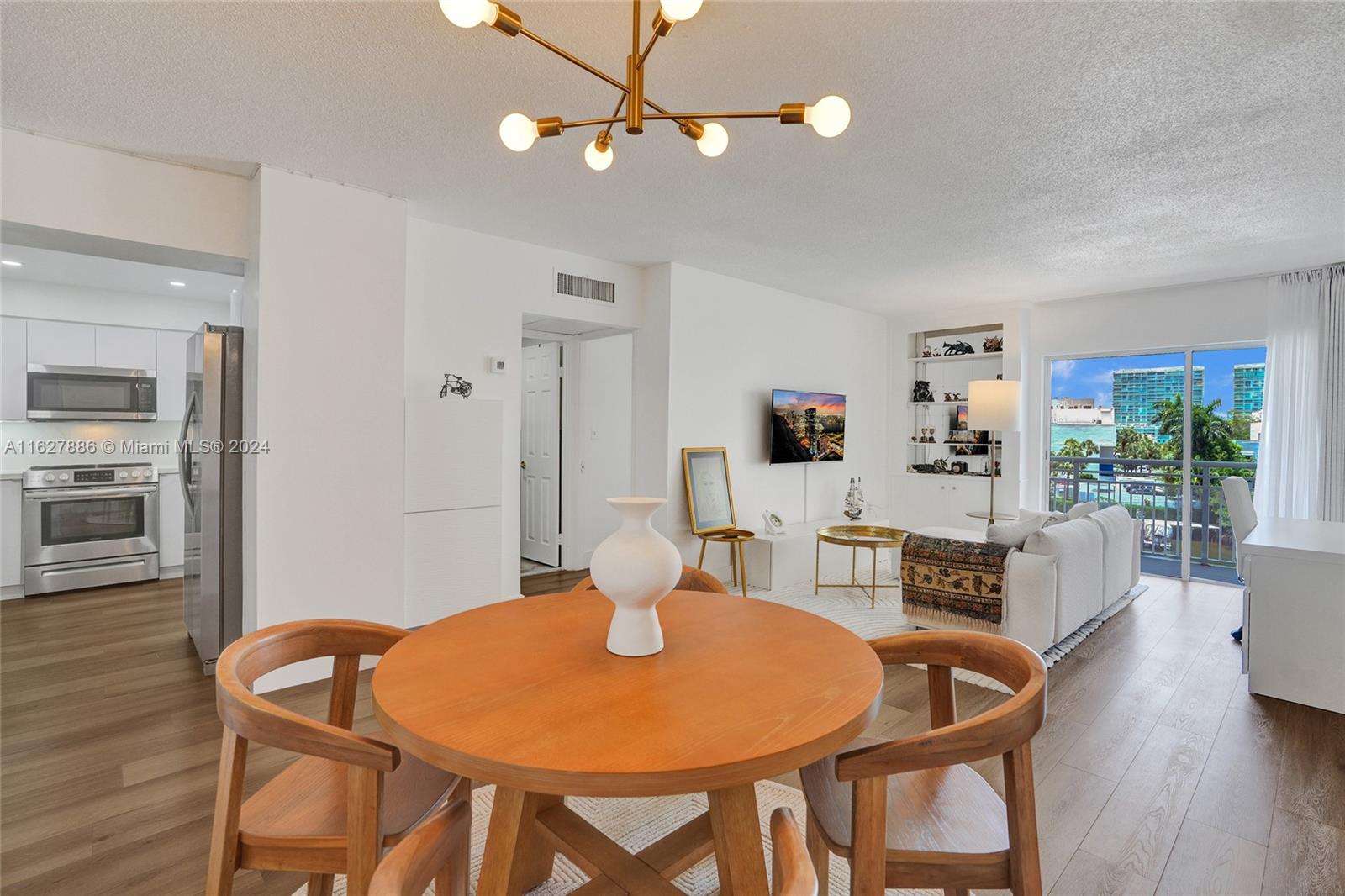 Rental Property at 400 Kings Point Dr 418, Sunny Isles Beach, Miami-Dade County, Florida - Bedrooms: 1 
Bathrooms: 1  - $2,100 MO.