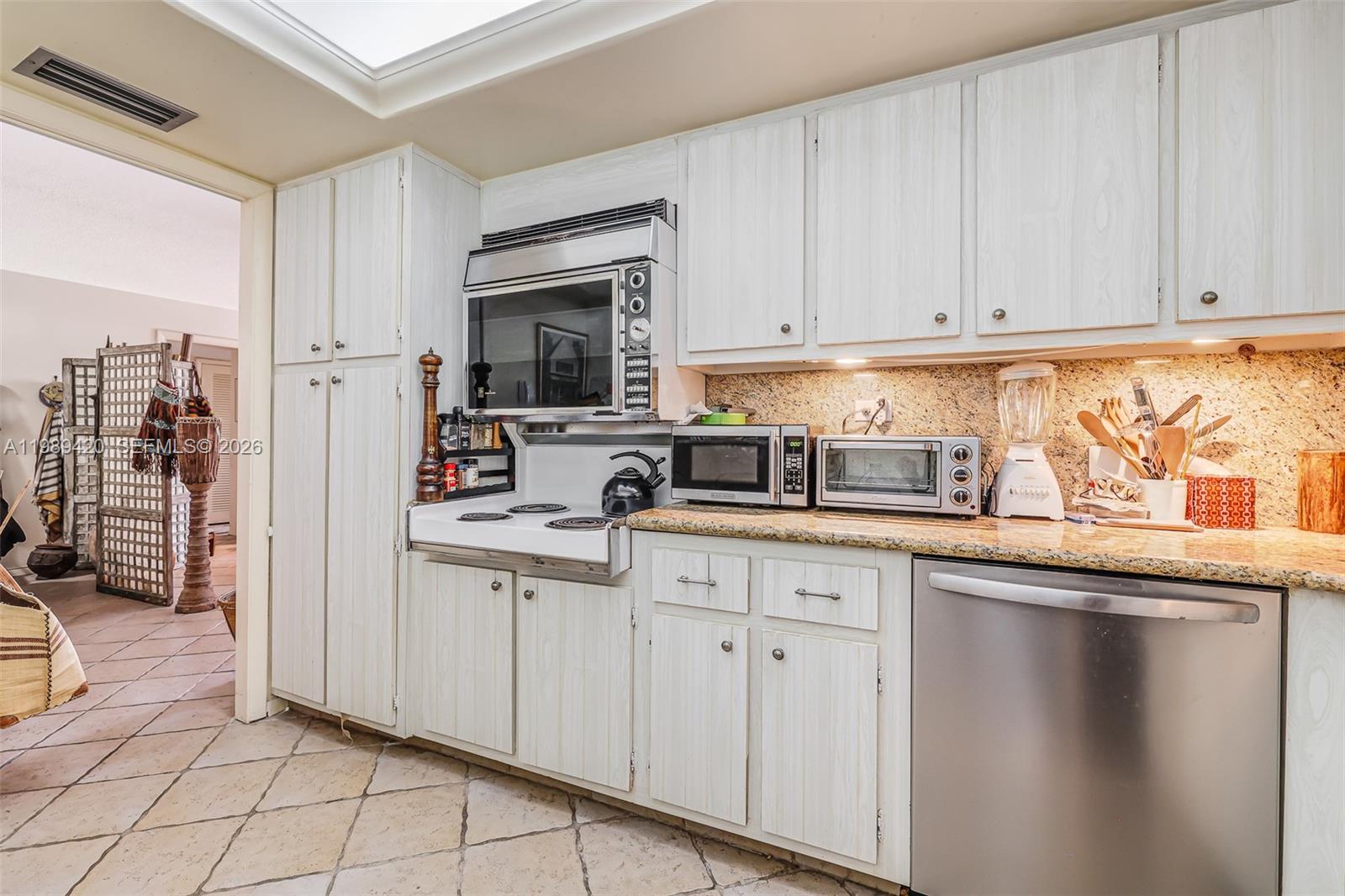 MAISON GRANDE CONDO - Residential