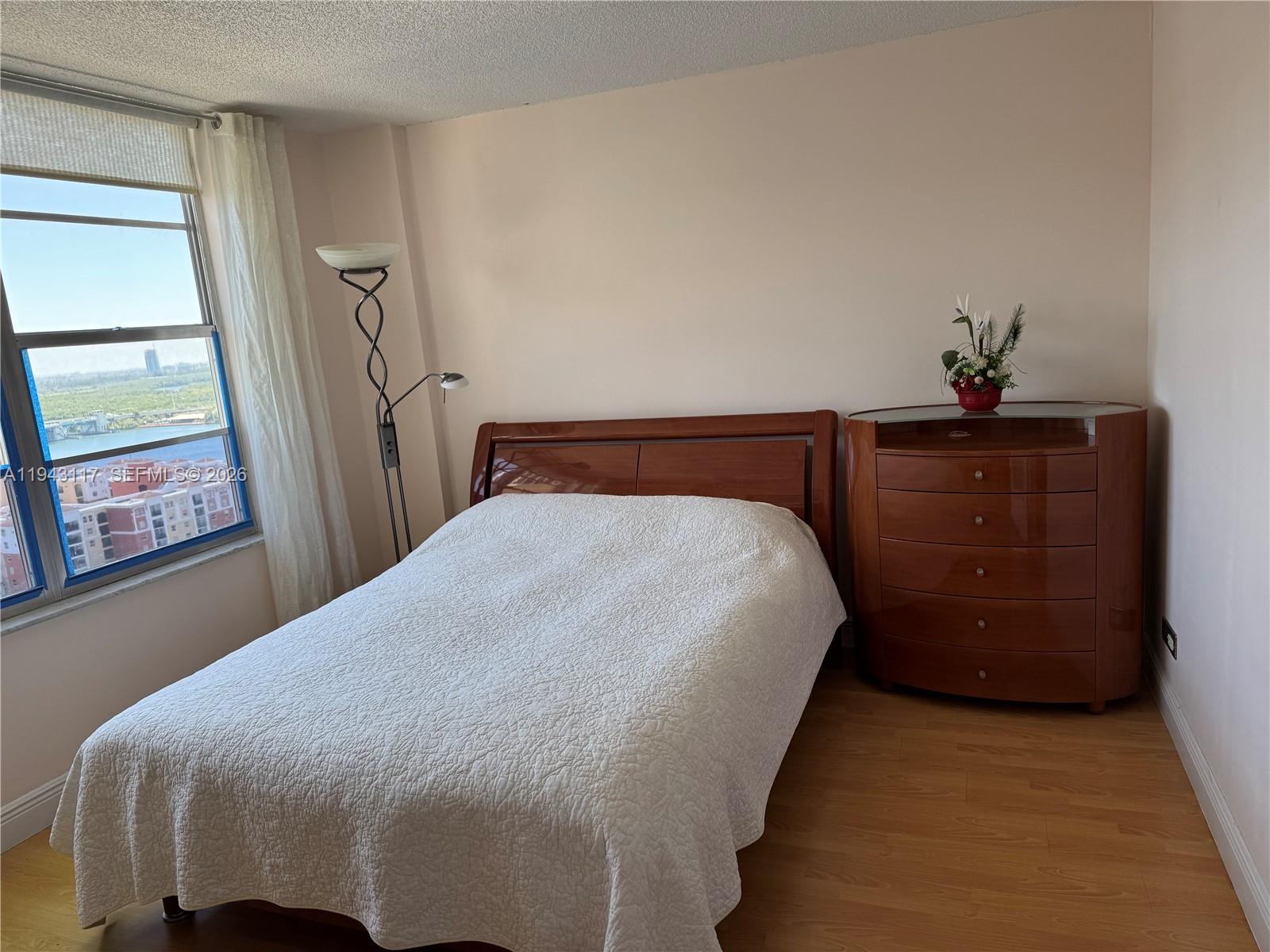 WINSTON TOWERS 400 CONDO - Residential