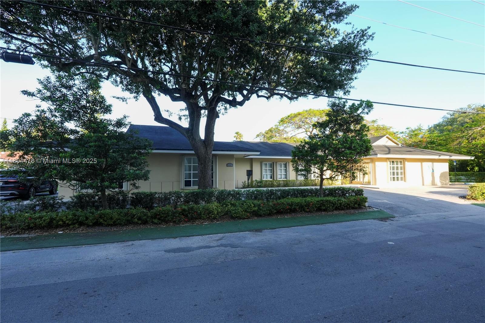 Prime Free-Standing Commercial Building on S. Dixie Highway – High Visibility & Exceptional Location
Take advantage of this rare opportunity to own a free-standing commercial building near the highly trafficked S. Dixie Highway, offering outstanding exposure with an estimated 32,000 vehicles passing daily on the southbound lanes. Strategically situated near the Palmetto Expressway, this property ensures excellent connectivity and convenience for both clients and staff. Boasting a total of 2,700 square feet building and site features ample on-site parking with 12 designated spaces at the front and side of the building, allowing for a wide range of potential uses including professional office space, an accounting firm, real estate brokerage, or professional establishment.