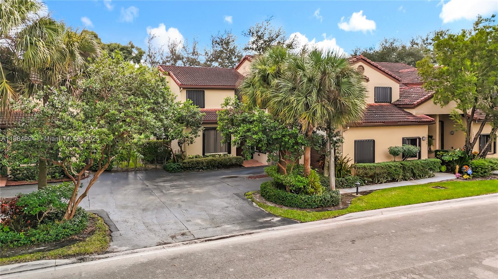 BRIDGEWATER CONDO - Residential Lease