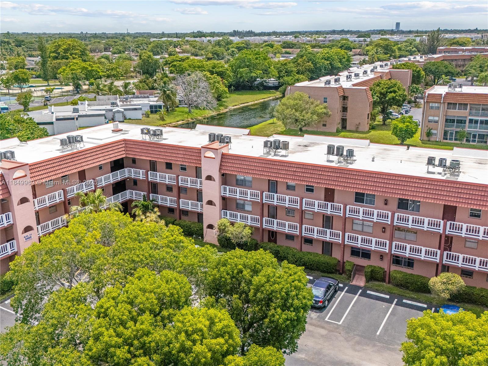 SUNRISE LAKES 132 CONDO - Residential