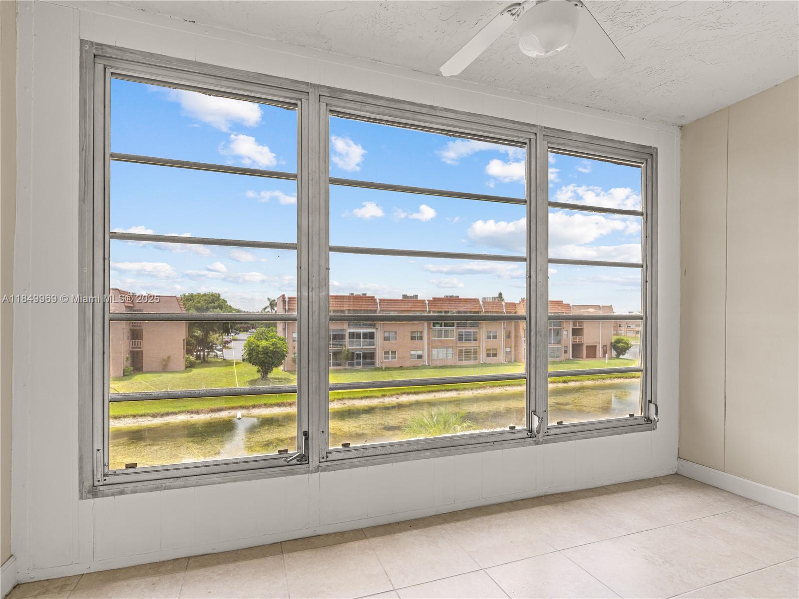 SUNRISE LAKES 132 CONDO - Residential