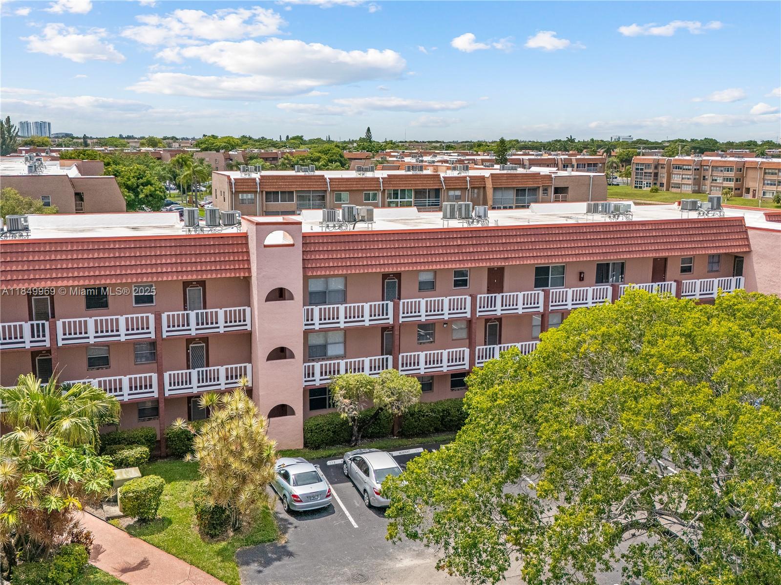 SUNRISE LAKES 132 CONDO - Residential