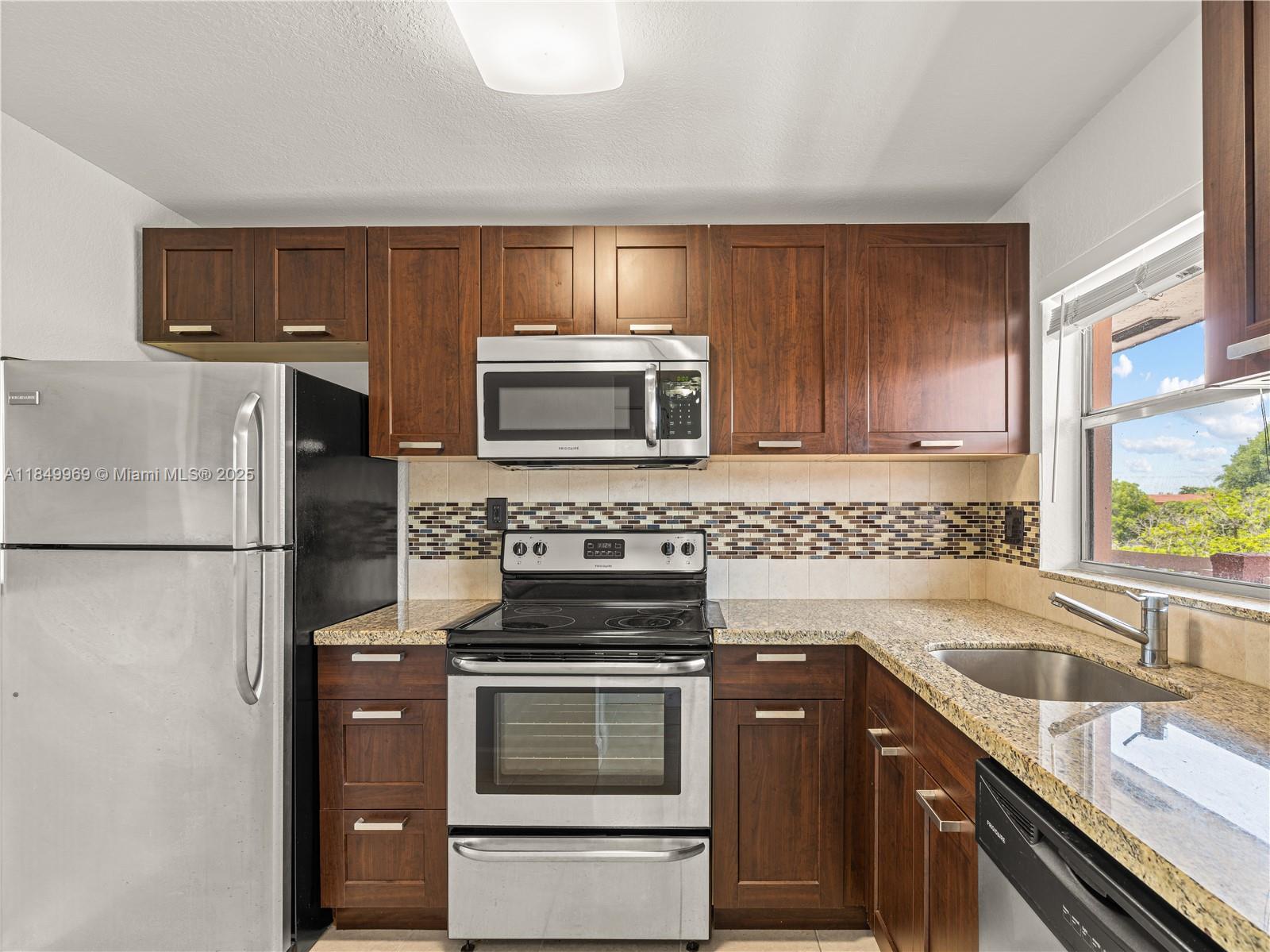 9460 Sunrise Lakes Blvd 309