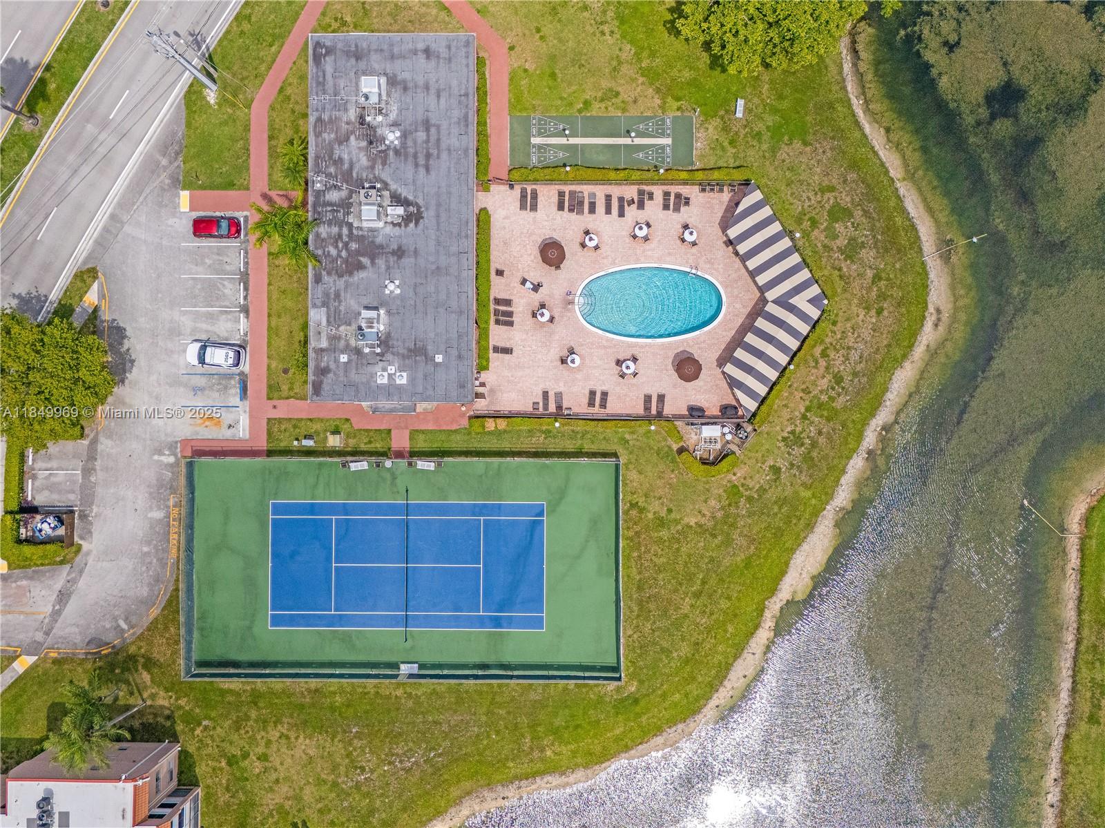 SUNRISE LAKES 132 CONDO - Residential