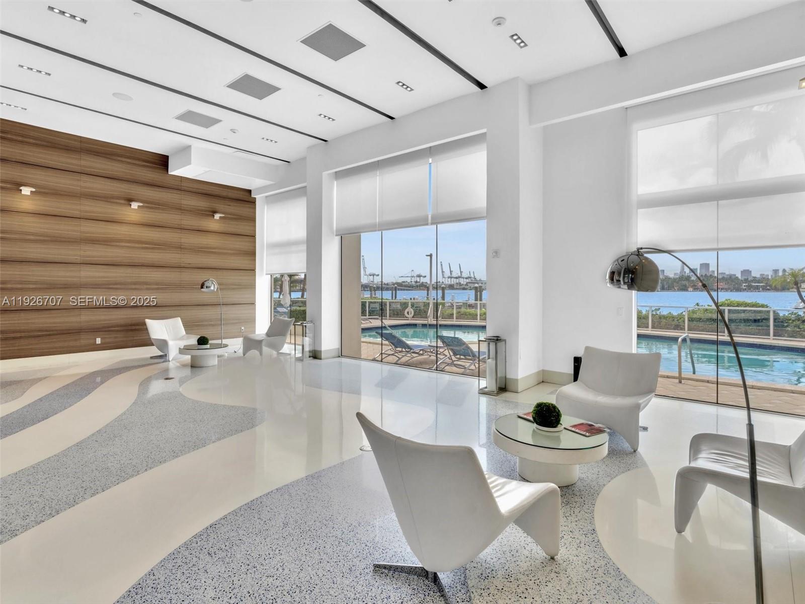 THE FLORIDIAN CONDO - Residential Lease