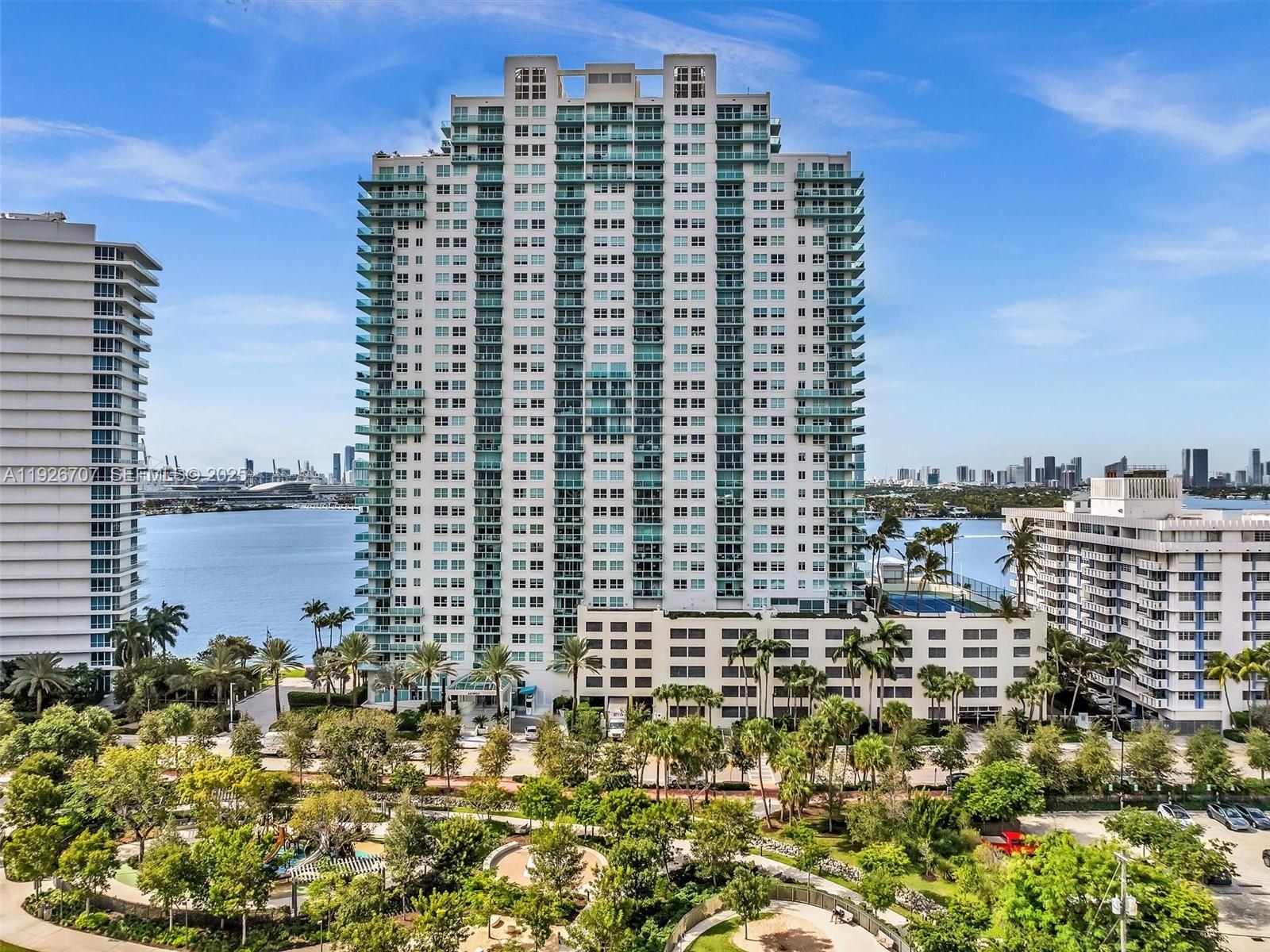 THE FLORIDIAN CONDO - Residential Lease