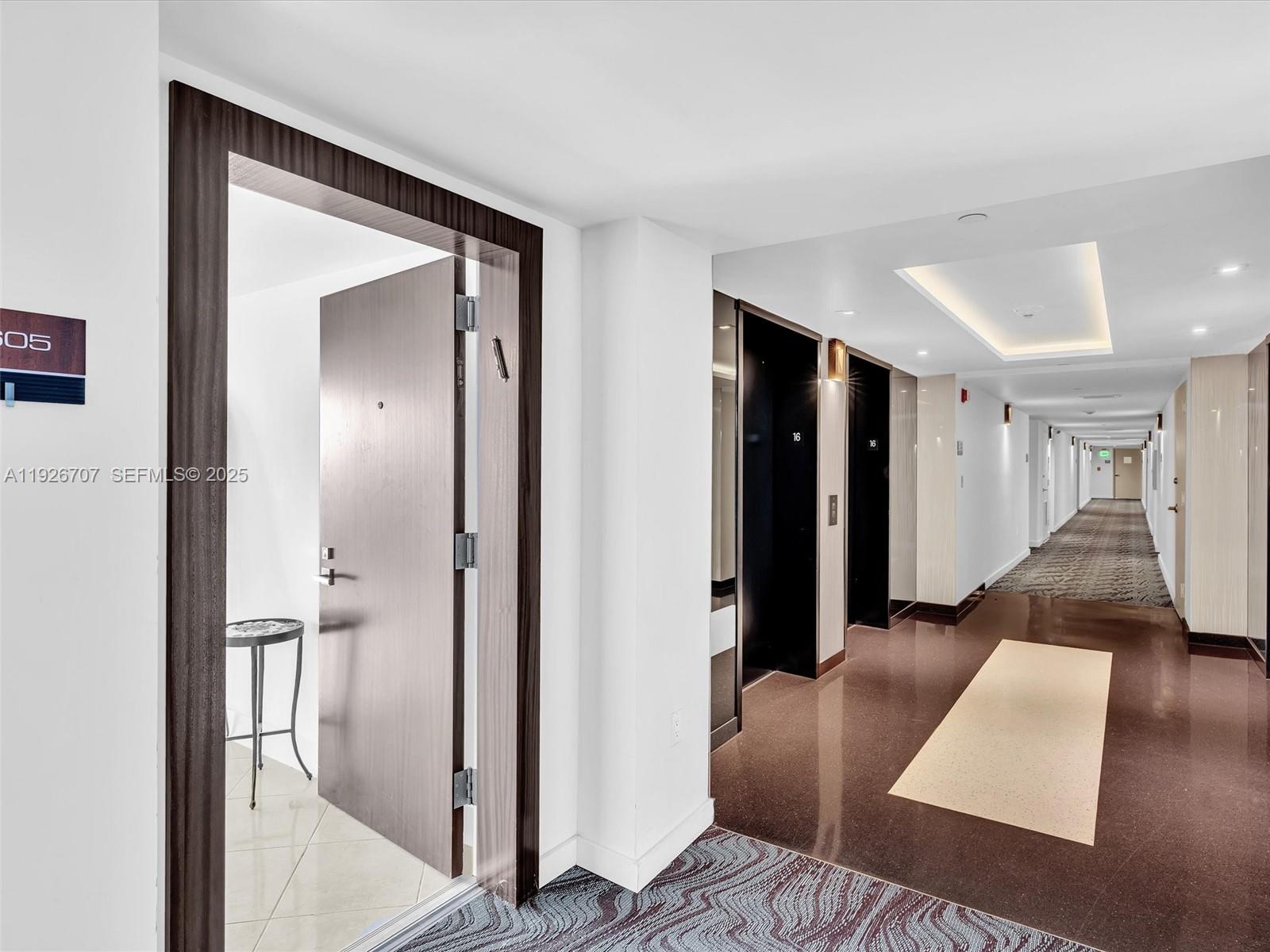 THE FLORIDIAN CONDO - Residential Lease