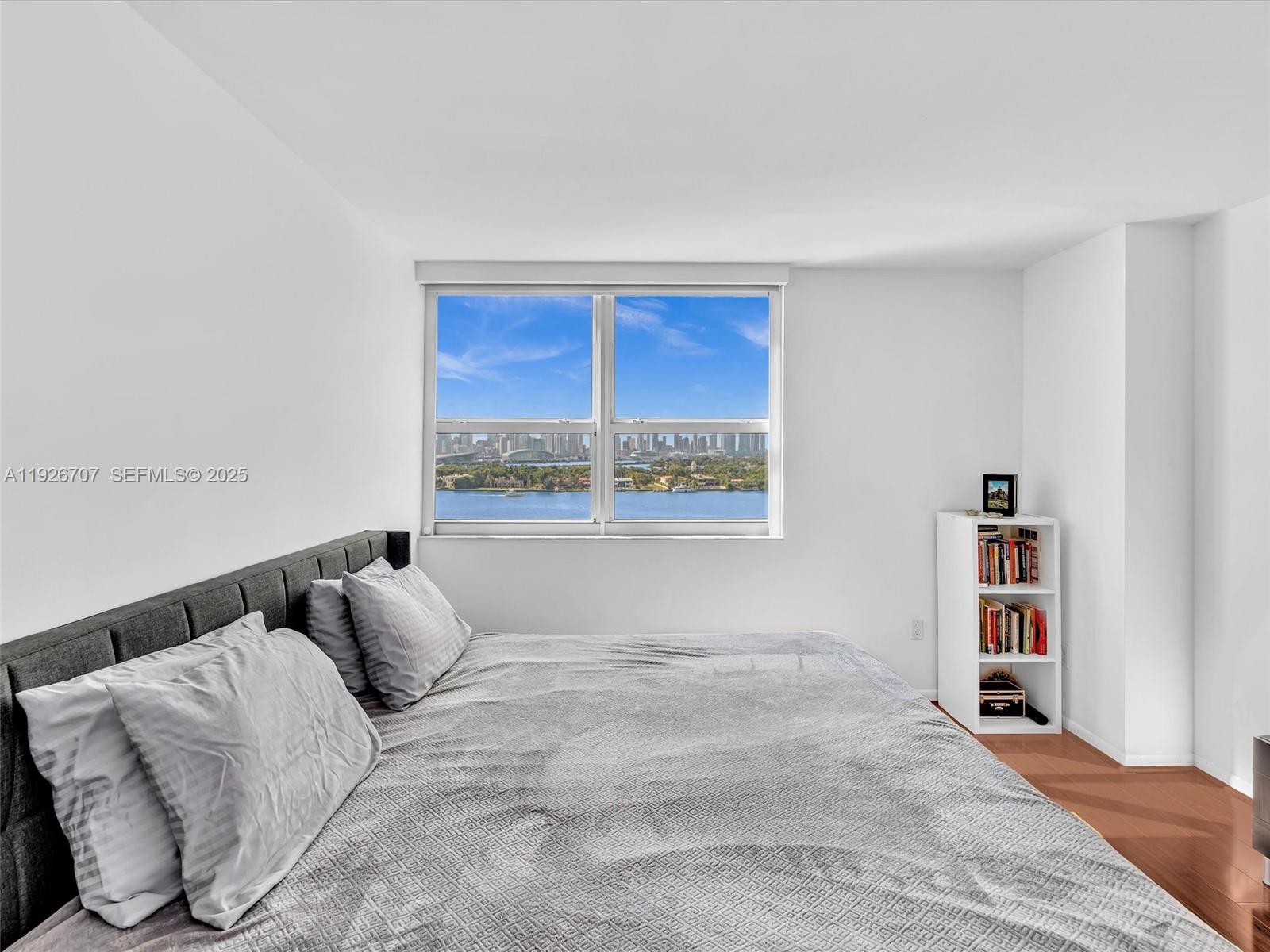 THE FLORIDIAN CONDO - Residential Lease