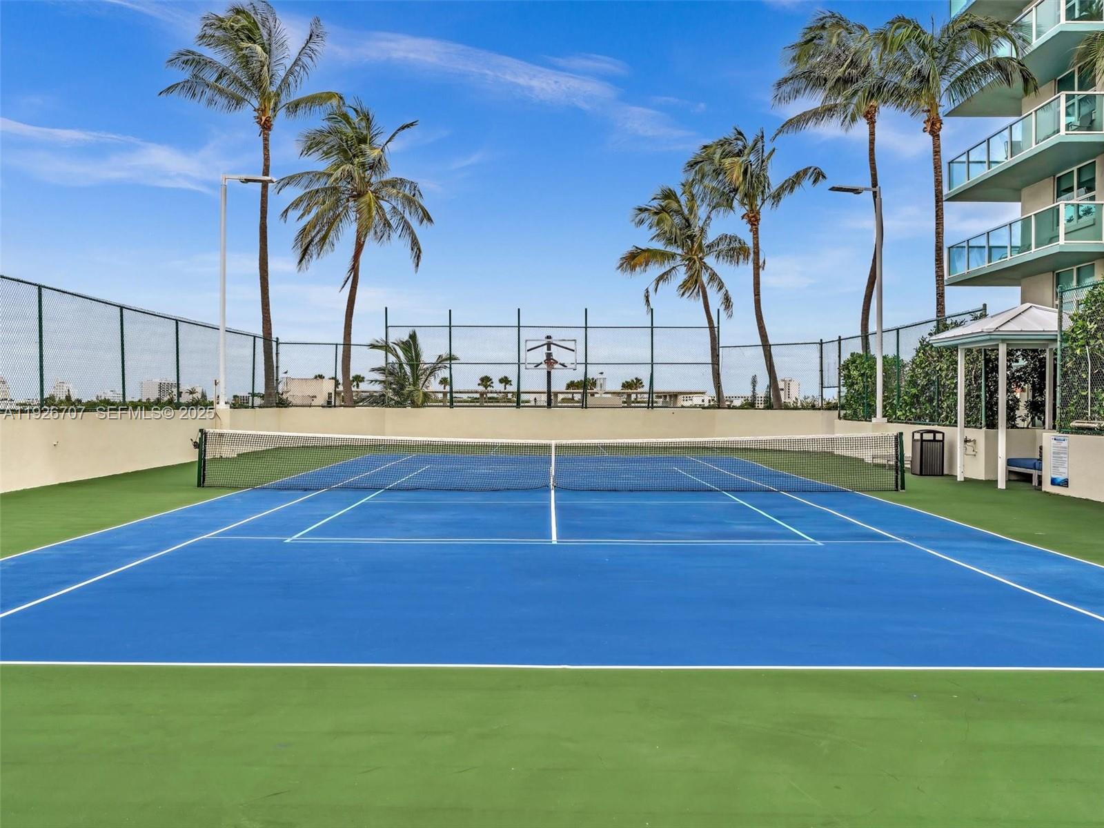 THE FLORIDIAN CONDO - Residential Lease