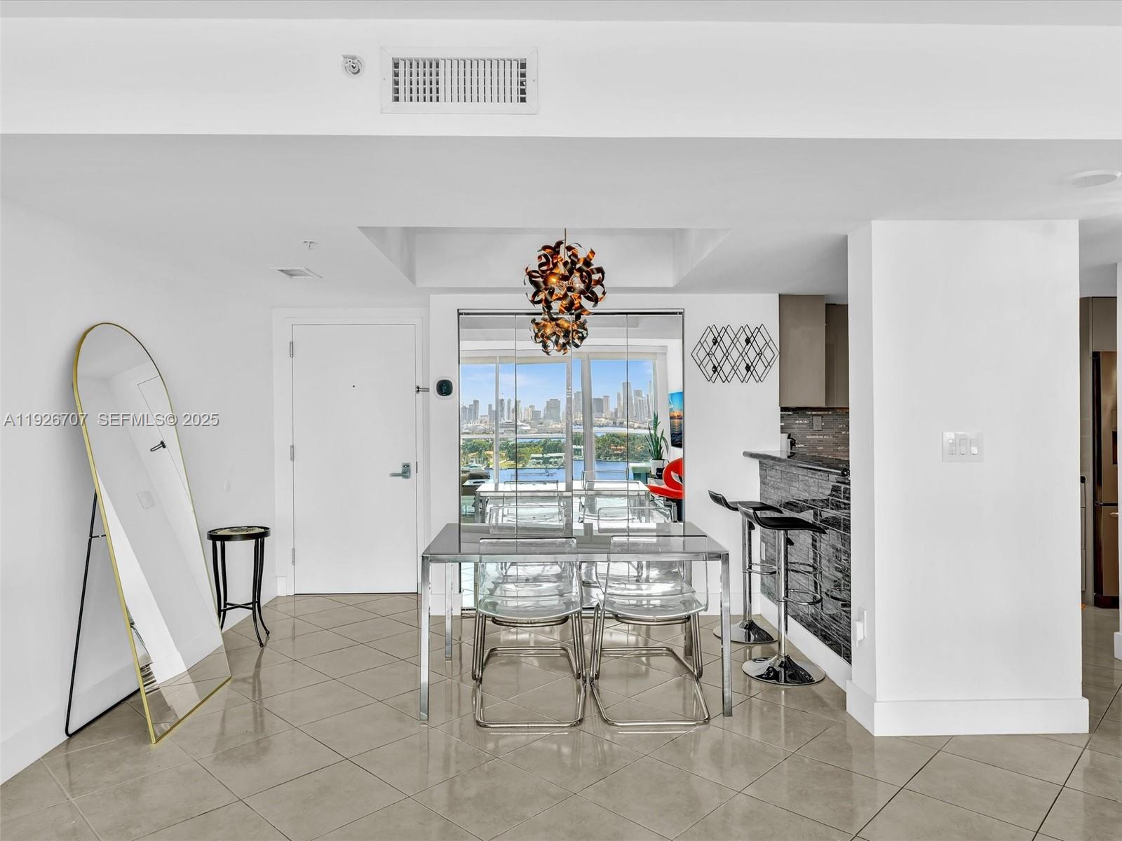 THE FLORIDIAN CONDO - Residential Lease