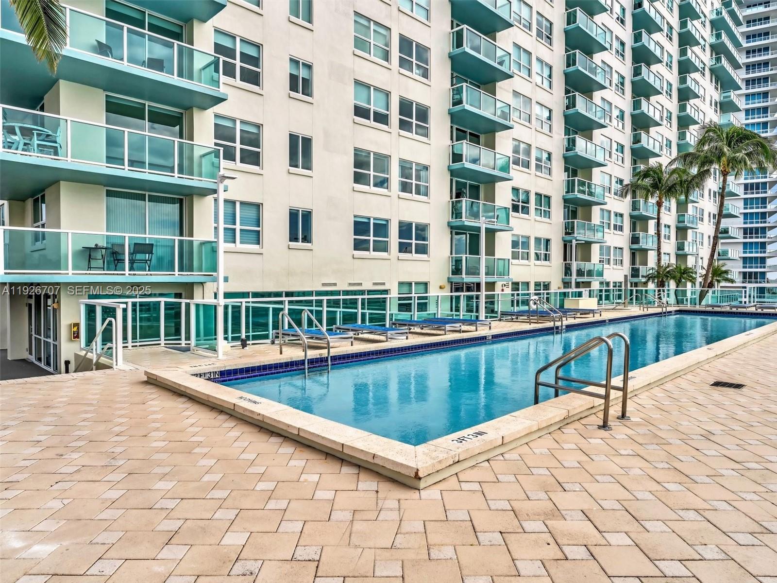 THE FLORIDIAN CONDO - Residential Lease