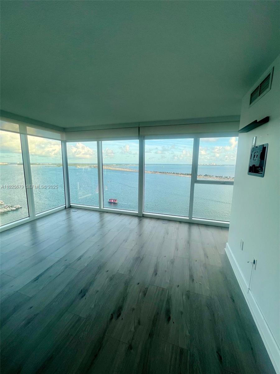 2101 Brickell Ave 2306