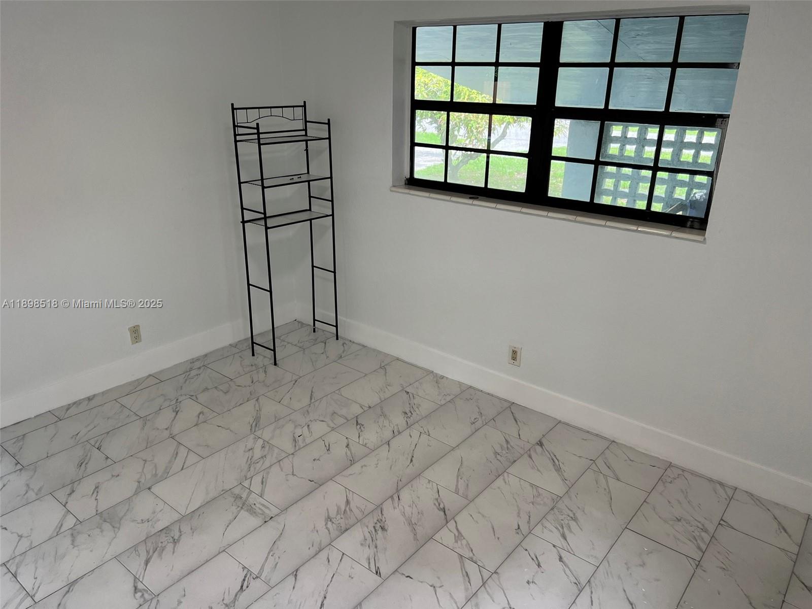 LAUDERDALE LAKES WEST GAT - Residential Lease