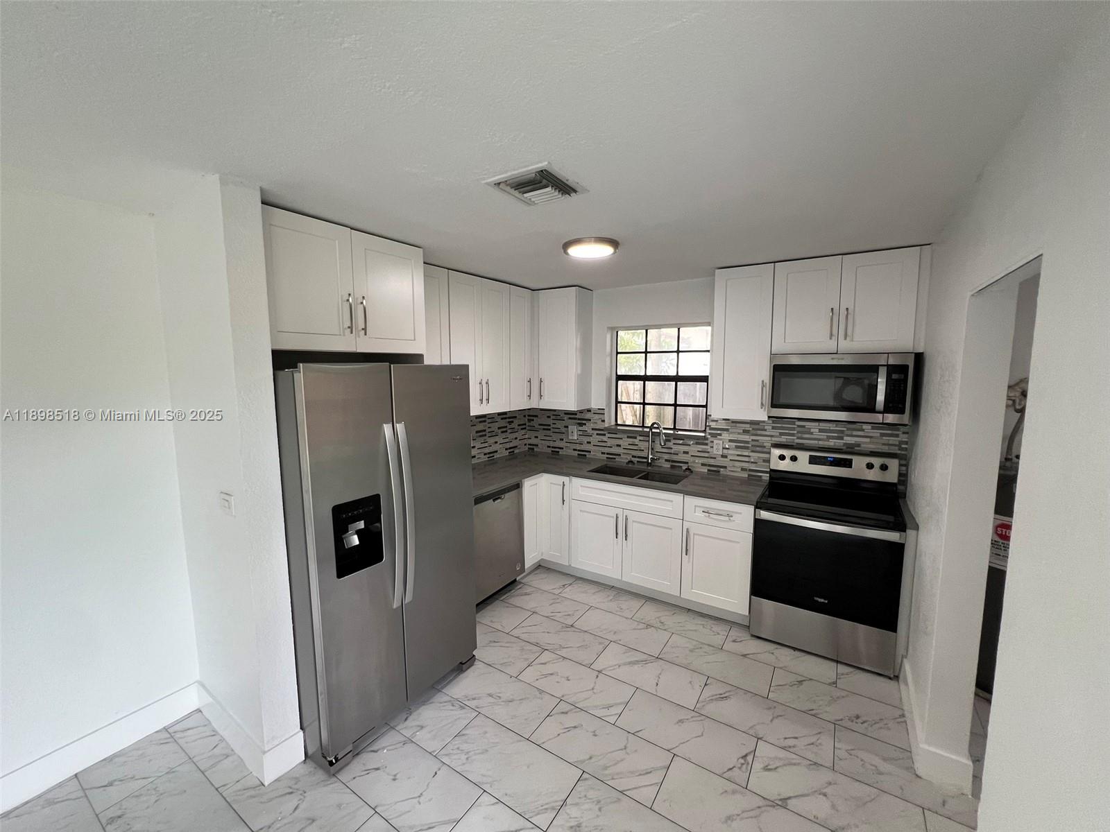 LAUDERDALE LAKES WEST GAT - Residential Lease