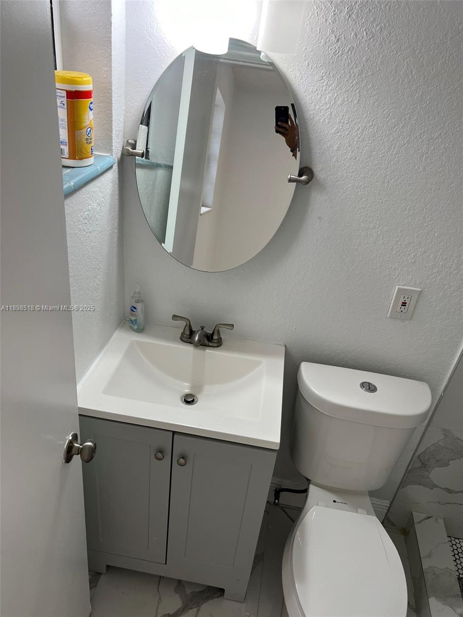 LAUDERDALE LAKES WEST GAT - Residential Lease