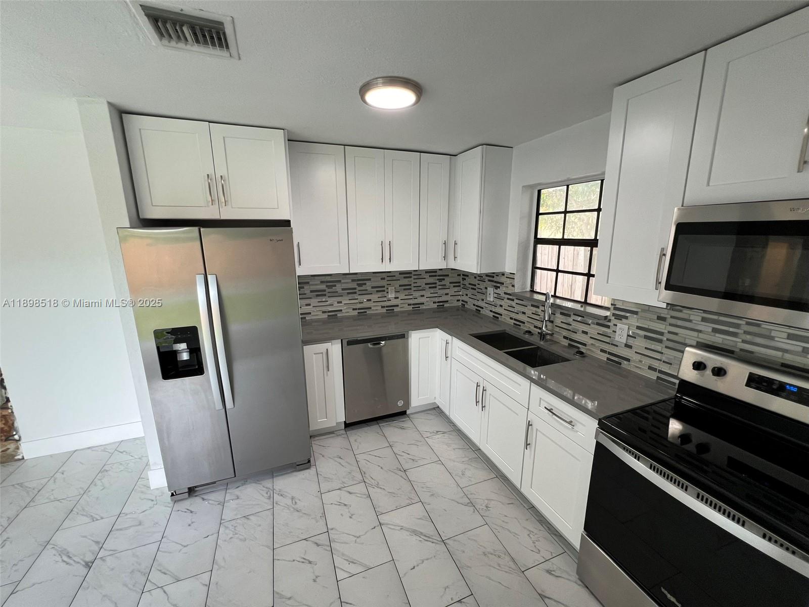 LAUDERDALE LAKES WEST GAT - Residential Lease