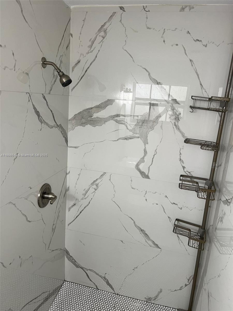 LAUDERDALE LAKES WEST GAT - Residential Lease